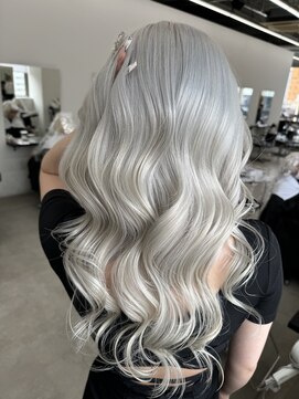 エゴル ナゴヤサカエ(ENGOL NAGOYA SAKAE) ホワイトカラー/ハイトーンカラー