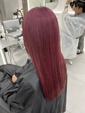 アールプラス 新宿(ar+) ピンクカラー