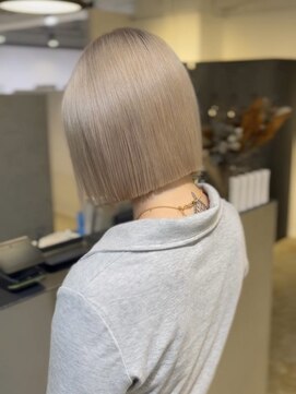 メリー オオサカ(Merly Osaka) white beige bob