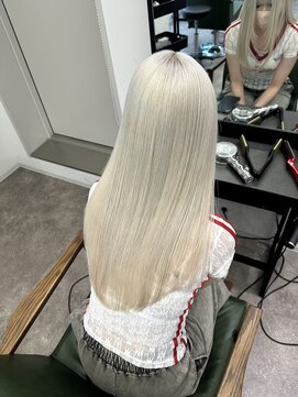 モニカ 原宿店(MONIQA) ホワイトシルバー