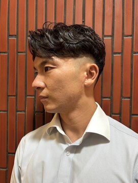 オスマン 御茶ノ水神保町店(Osmann) フェザーパーマグレーブルーカラー刈り上げショートバング