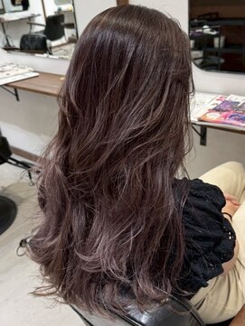 ルイ(ROUIS produced by LUCK 津田沼) ROUIS津田沼 白髪ぼかしハイライト