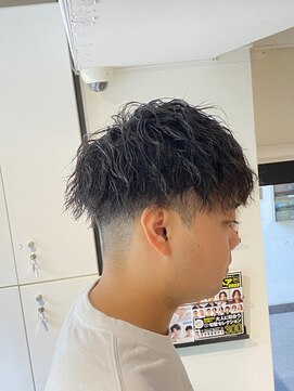 リンカラン トロワ(LINGKARAN Trois) マッシュ2ブロツイストスパイラルパーマ