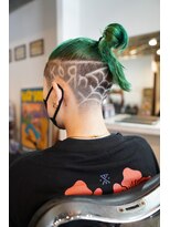 ザセカンドイーストサイドバーバーショップ(The Second EAST SIDE BARBER SHOP)&nbsp;刈り上げ女子・ラインアート