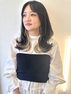 リノア 鵠沼海岸(LINOA) デザインカラー/レイヤーカット/ウェットヘア/オリーブベージュ