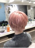 ホワイトピンクショートカット