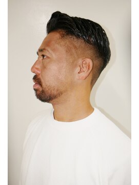 ルックグッドストア タカラヅカ(LOOK GOOD STORE TAKARAZUKA) メンズカットビジカジアップバングサイドパートスキンフェード