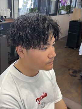 バタクラン(BATACLAN) ツイストスパイラル/センターパート/バーバー/眉毛/シェービング