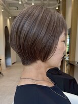 ソワネ 表参道(soigne) 表参道白髪ぼかしハイライトアッシュグレー丸みショートボブ40代