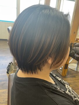 ハノン(HANON) ナチュラルシルエットエアリーショートボブ