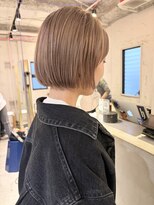 ルーム(Loom.)&nbsp;ハイトーンボブ ケアブリーチ ベージュ 切りっぱなしボブ