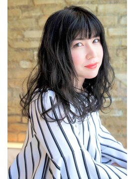 ビーハイブ 一番町店 アヴェダ(BEHIVE) AVEDAカラー×ダークブルージュでセクシーミディ