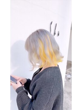 シュウ(shu) ホワイトグレー&ペールイエロー