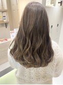 ハイライト＋くすみベージュヘア♪Narito