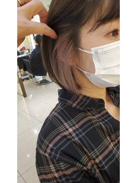 スタイル 成城学園前(STYLE) ショートボブ　イヤリングカラー　ベージュカラー　耳かけボブ
