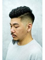 クロムトウキョウ ザ バーバー ネオン 新宿店(CHROM TOKYO the Barber ne/on)&nbsp;スキンフェードポンパドール