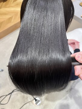 エル 鷺沼(elu) ツヤツヤストレート｜髪質改善｜縮毛矯正｜30代｜40代