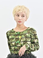 ロアー ヘアー マックイーン 流山おおたかの森店(RAWR hair McQueen) 【RAWR】ホワイトブロンド_大人ショートボブ丸みカット似合わせ
