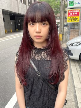 トナリ(tonari) ロングレイヤー　ワイドバング　レッドカラー【鹿児島中央】