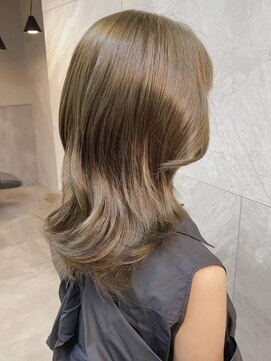 ドゥマン(Demain) メルティカラー フェミニンロング 似合わせカット