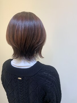 アルティーナ(altina) レッドバイオレットカラーのボブレイヤースタイル