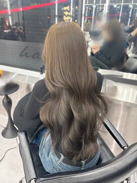 アルドーレフィエロ シンサイバシ(Ardore fiero shinsaibashi) カーキベージュ/レイヤーカット【小山田繭】20代30代40代