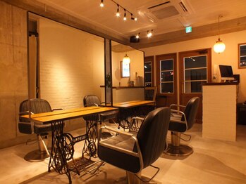 ロイジ(Roije)の写真/お客様の魅力を最大限引き出す*親しみやすいスタイリストが、一人一人に合ったスタイルを提供します。