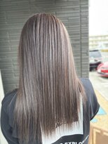 トゥエンティ(twenty) 白髪を活かすハイライト