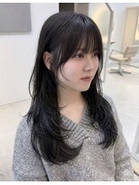 シダ(sida SAIIN) 10代20代黒髪レイヤー!