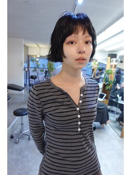 ネルケ 立川(nelke) 外ハネくびれショートボブ黒髪シースルーバング立川