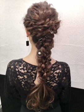 ヘア イズム 表参道(HAIR ISM) 編みおろしパーティーアレンジ