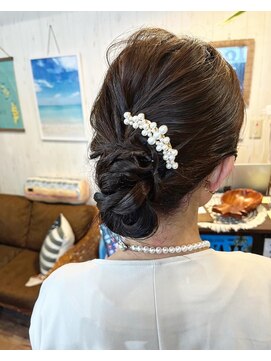 ハウオリ ヘアーワークス(Hauoli hair works) ゆるふわシニヨン