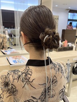 グランデ ビス(GRANDE bis) カチモリヘア【お呼ばれヘア】