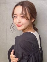 おくれ毛、透け感たっぷりふんわりアレンジ