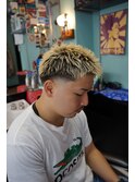 金髪スパイキーショート金髪×テーパーフェード
