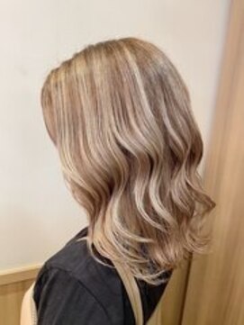 ユキオグループ グラン(yg GRAN) ◎ハイトーンハイライト×ホワイトベージュ小顔見せ