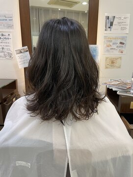 クォーターリゾート(QUARTER RESORT) ゆるふわ　外ハネウェーブ