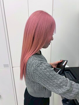 ブリーチカラー/ハイトーンピンク/ストレートヘア
