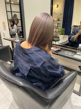 ニール(Neale.) ハイトーンボブ12.31小顔