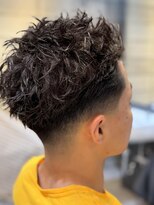 フランクスバーバー アンド ビアークラブ(FRANK'S BARBER and BEER CLUB)&nbsp;MEN’S HAIR/サーフカール/刈り上げセンターパート/有楽町