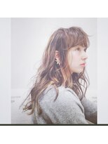 ルーイ(LOUIE)&nbsp;アレンジ自在なユルクシャヘアー