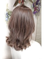 オラ ボーテ(Aura Beaute)&nbsp;ミディアム/くびれ/外はね/大人かわいい