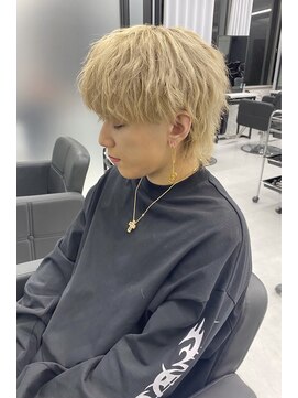 リア 大阪梅田(Ria) ～ハイトーンウルフカット～【Ria 大阪 梅田】