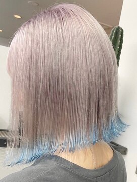 ウィコ 新宿(WICO) ラベンダーホワイトブルー[新宿駅/モード/ダブルカラー]