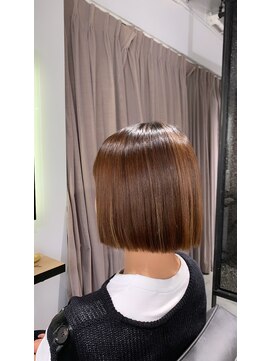 アリーズ シブヤ(ALLYS shibuya) パツっと切りっぱなし×縮毛矯正