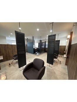 白髪染めが気になる方必見！NAVYで素敵なカラーを楽しみながら、うるツヤ髪を手に入れよう♪