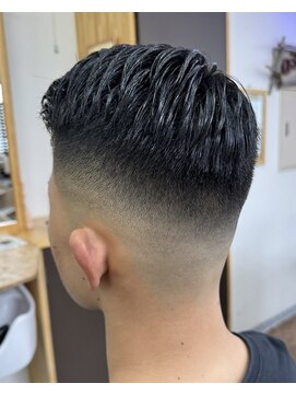 ラディアンテ(Radiante) 七三スキンフェード