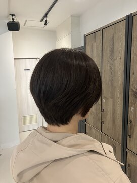 レア(l'ea) 柔らかショートボブ×ツヤツヤべージュ