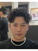 サーフバック　ツイストスパイラル眉カットメンズパーマ
