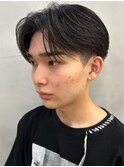 刈り上げセンターパートテーパーフェードカットニュアンスパーマ